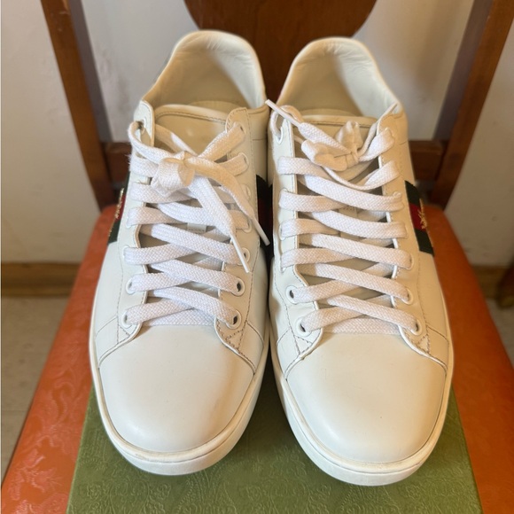 Gucci White Sneaker - Picture 1 of 7